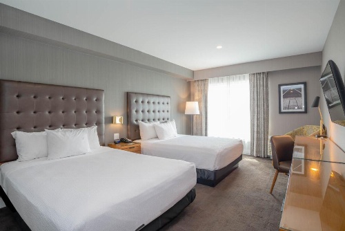 Sandman Hotel Hamilton image 12