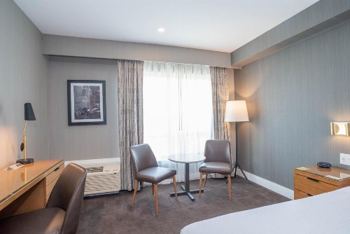 Sandman Hotel Hamilton image 14