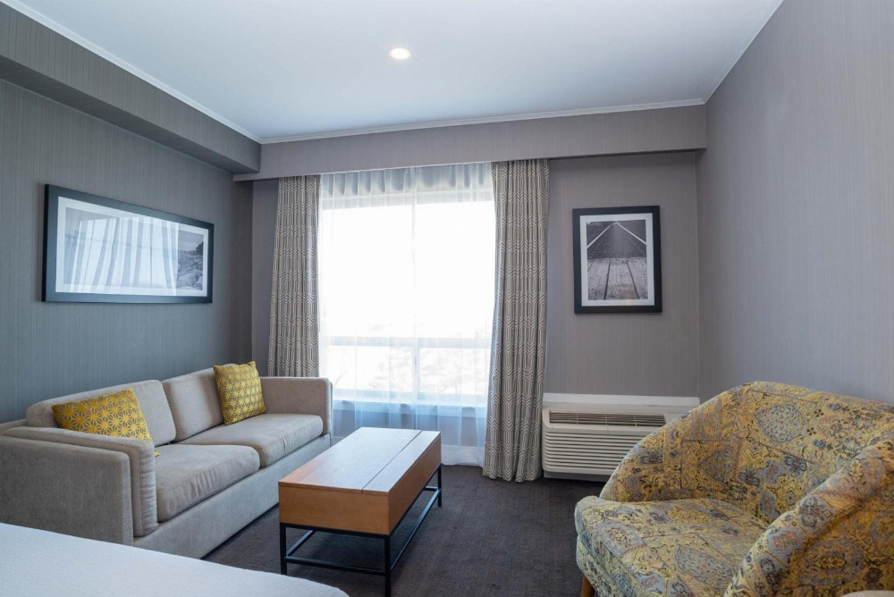 Sandman Hotel Hamilton Main image