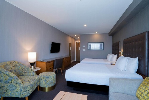 Sandman Hotel Hamilton image 4