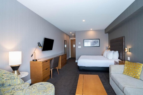 Sandman Hotel Hamilton image 5