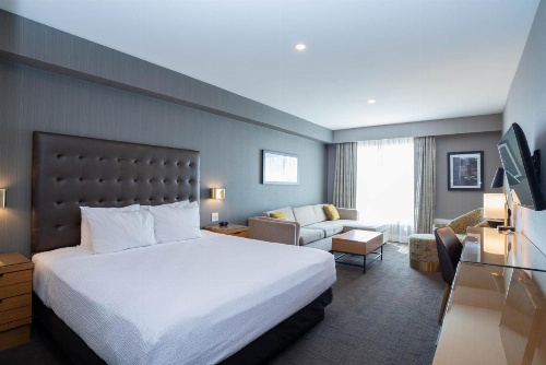 Sandman Hotel Hamilton image 8